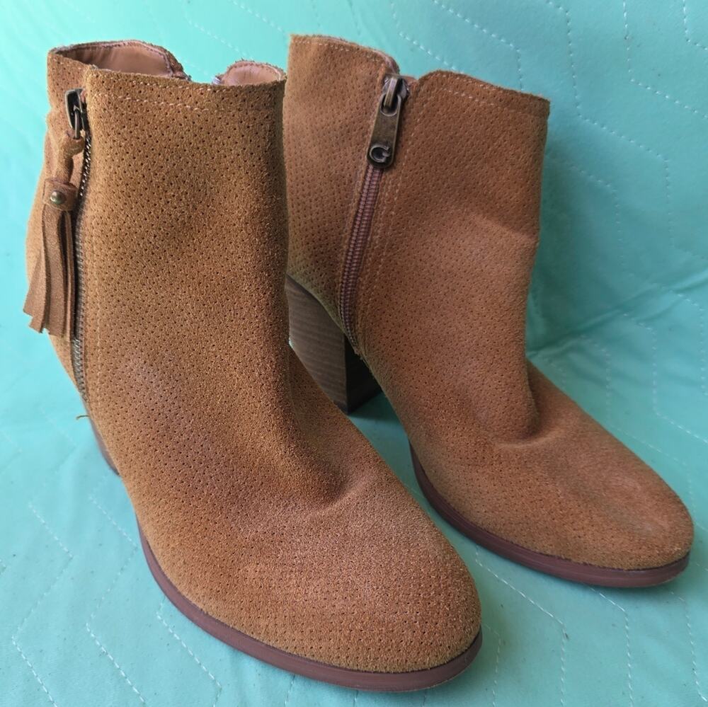 Guess Floura Women 7.5 tan leather suede ankle boots fringe heel perforated west